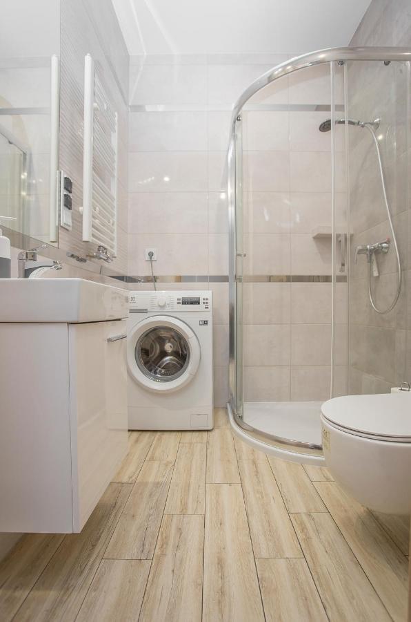 Urban Jungle - Lara Apartment Білосток Екстер'єр фото