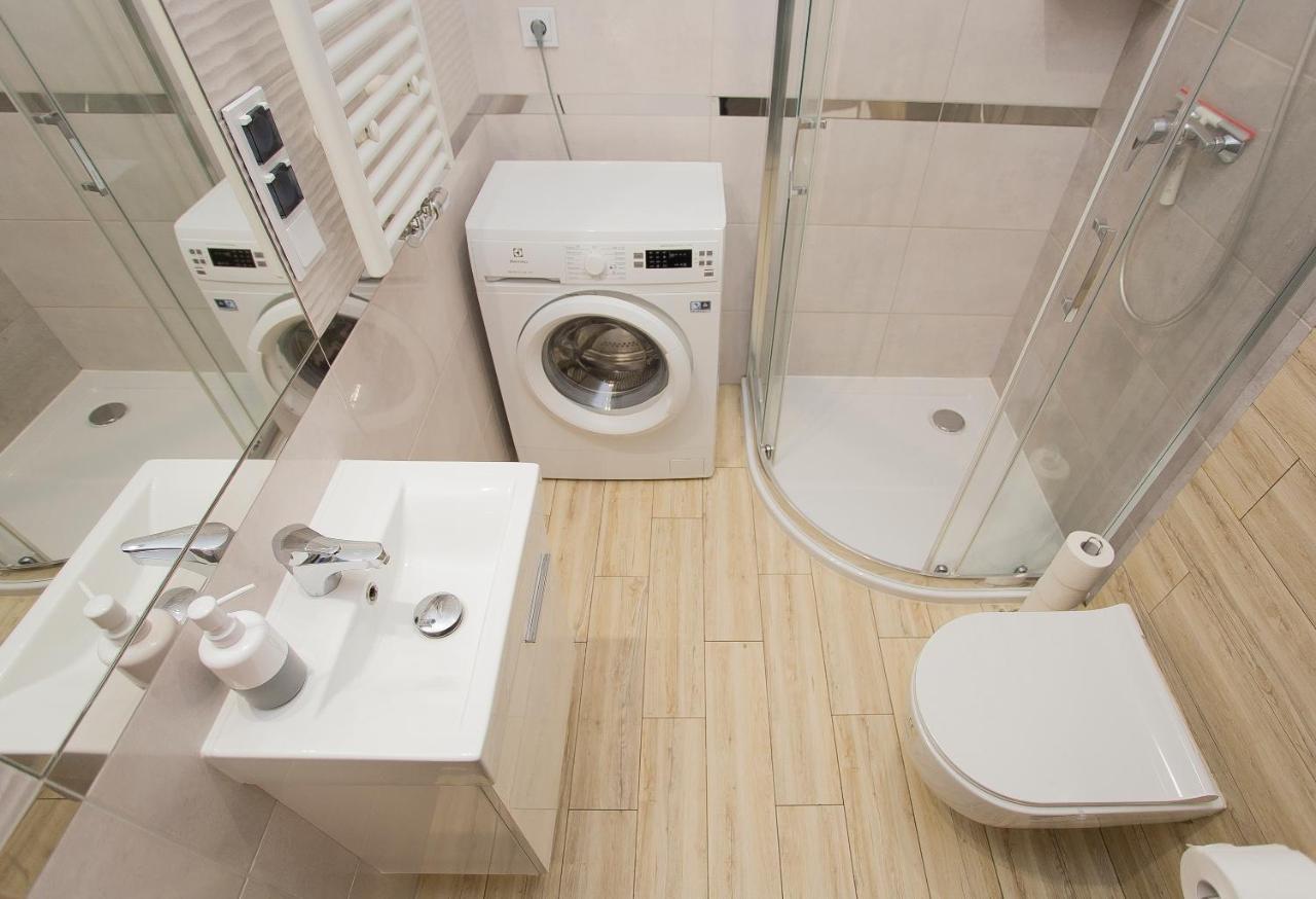 Urban Jungle - Lara Apartment Білосток Екстер'єр фото